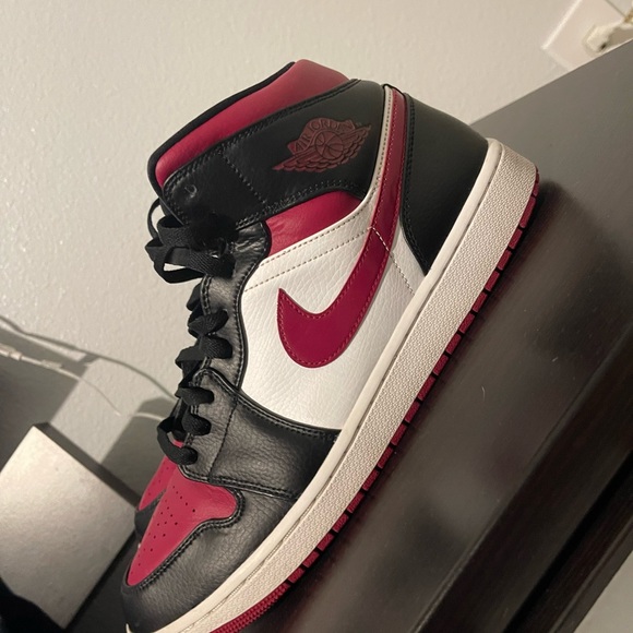 Jordan 1 - Picture 3 of 5